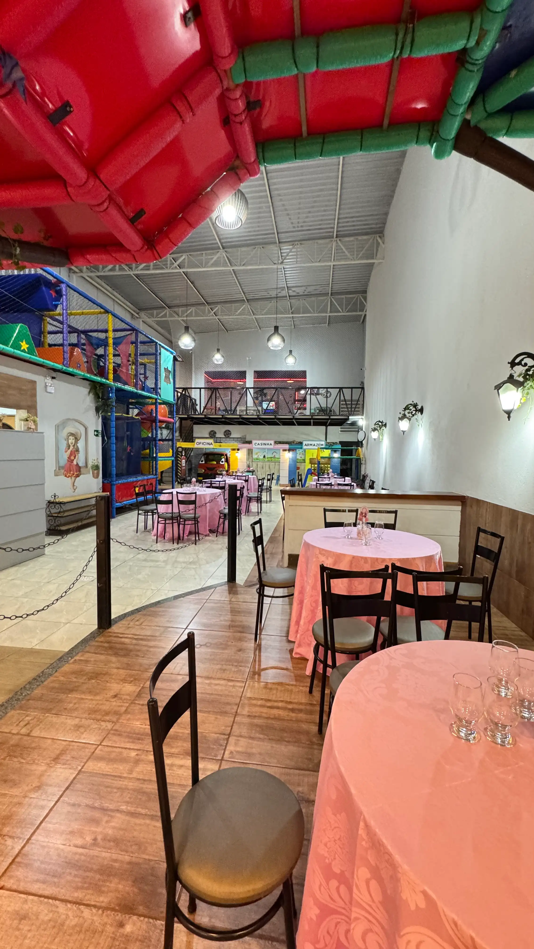 Detalhes de uma festa infantil completa no Vila do Sol