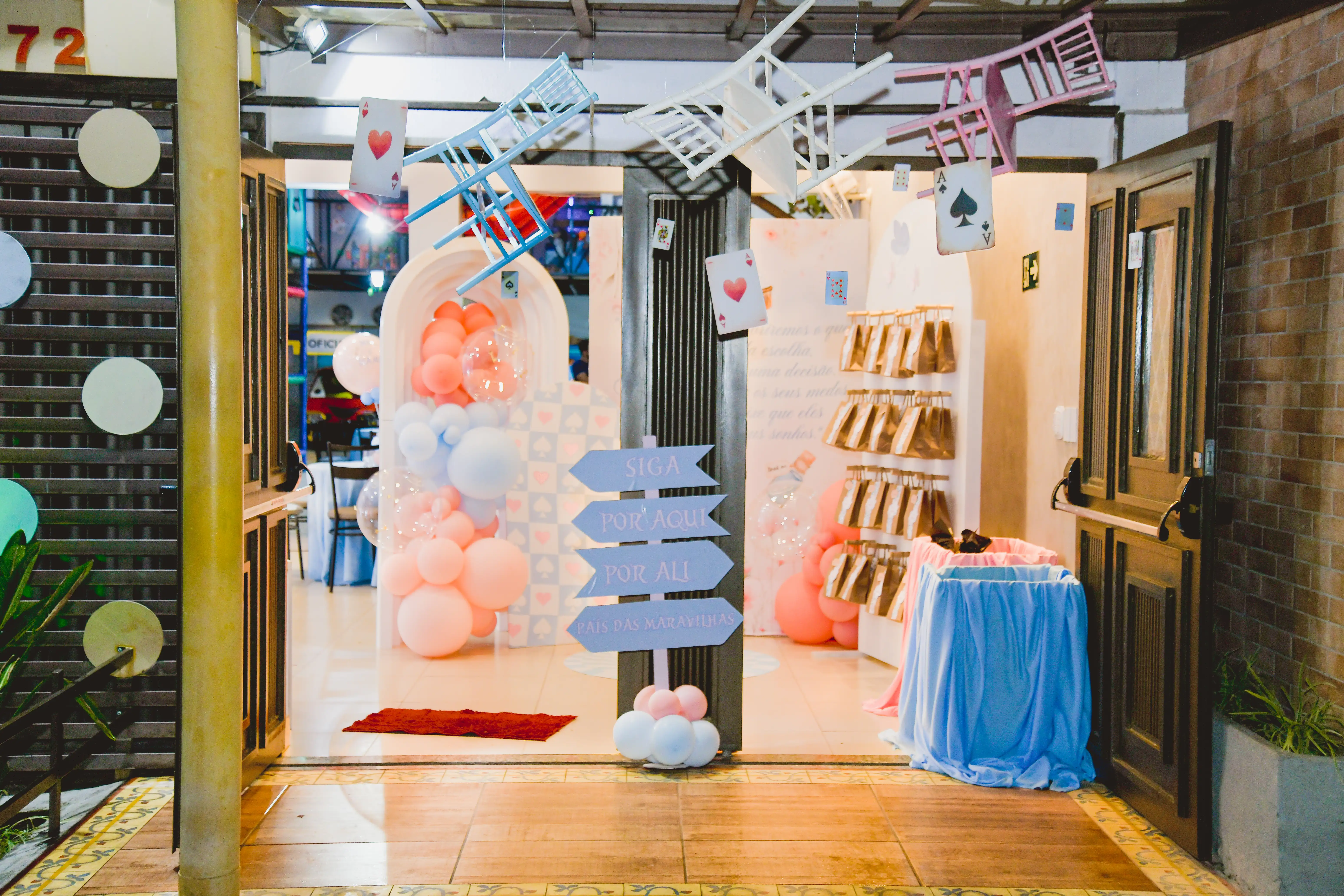 Crianças se divertindo no Vila do Sol